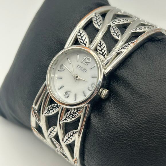 Folio Silver Tone Women’s Fashion Watch Working New Battery - Picture 2 of 8